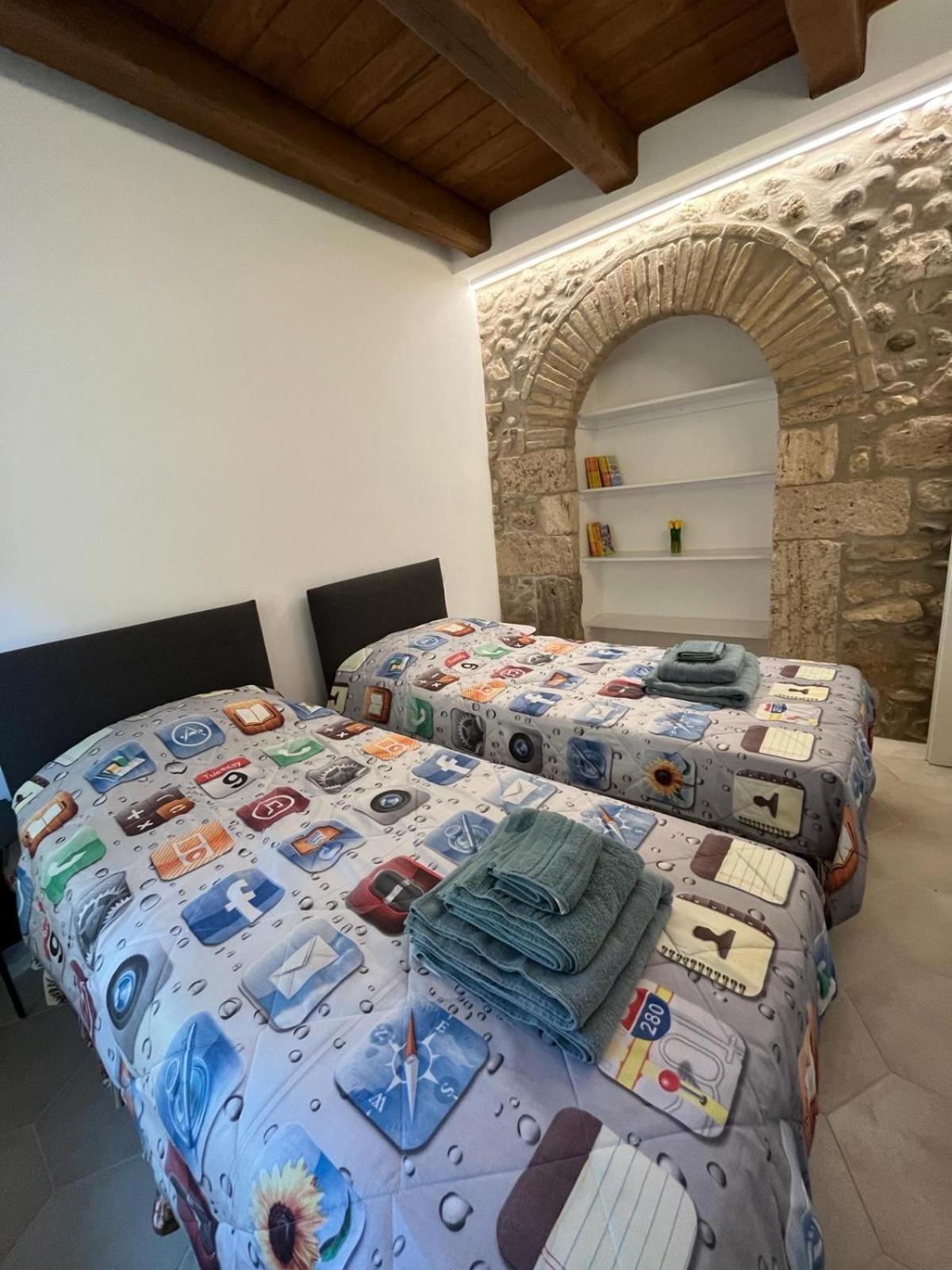 Charme In Centro With Private Parking Ascoli Piceno Exterior foto